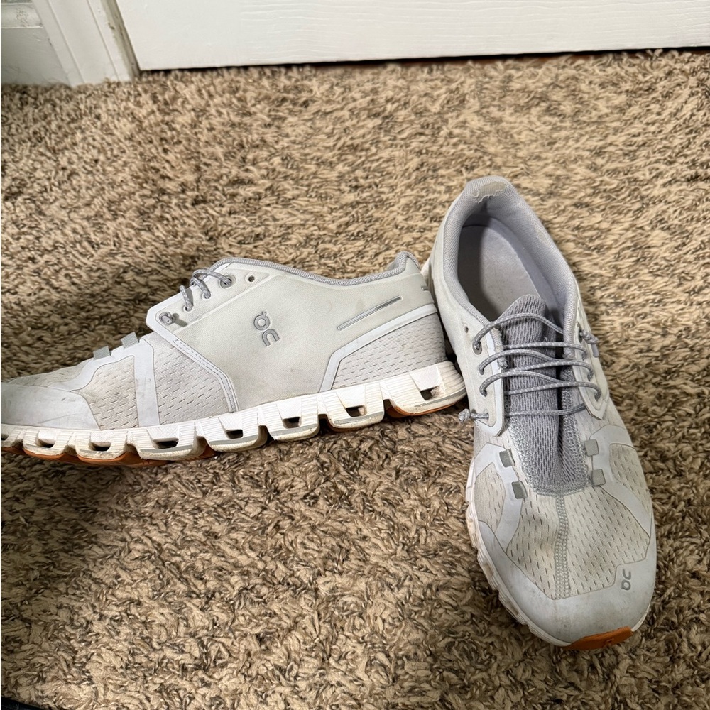 On Running Men's Gray Running Shoes